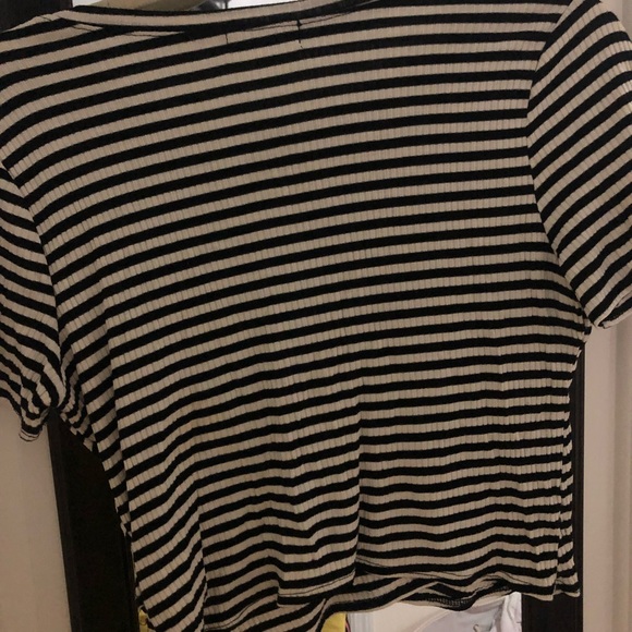 silence and noise black and white crop top - Picture 3 of 3